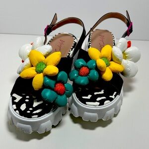 Betsey Johnson BeeBee Floral Platform sandals